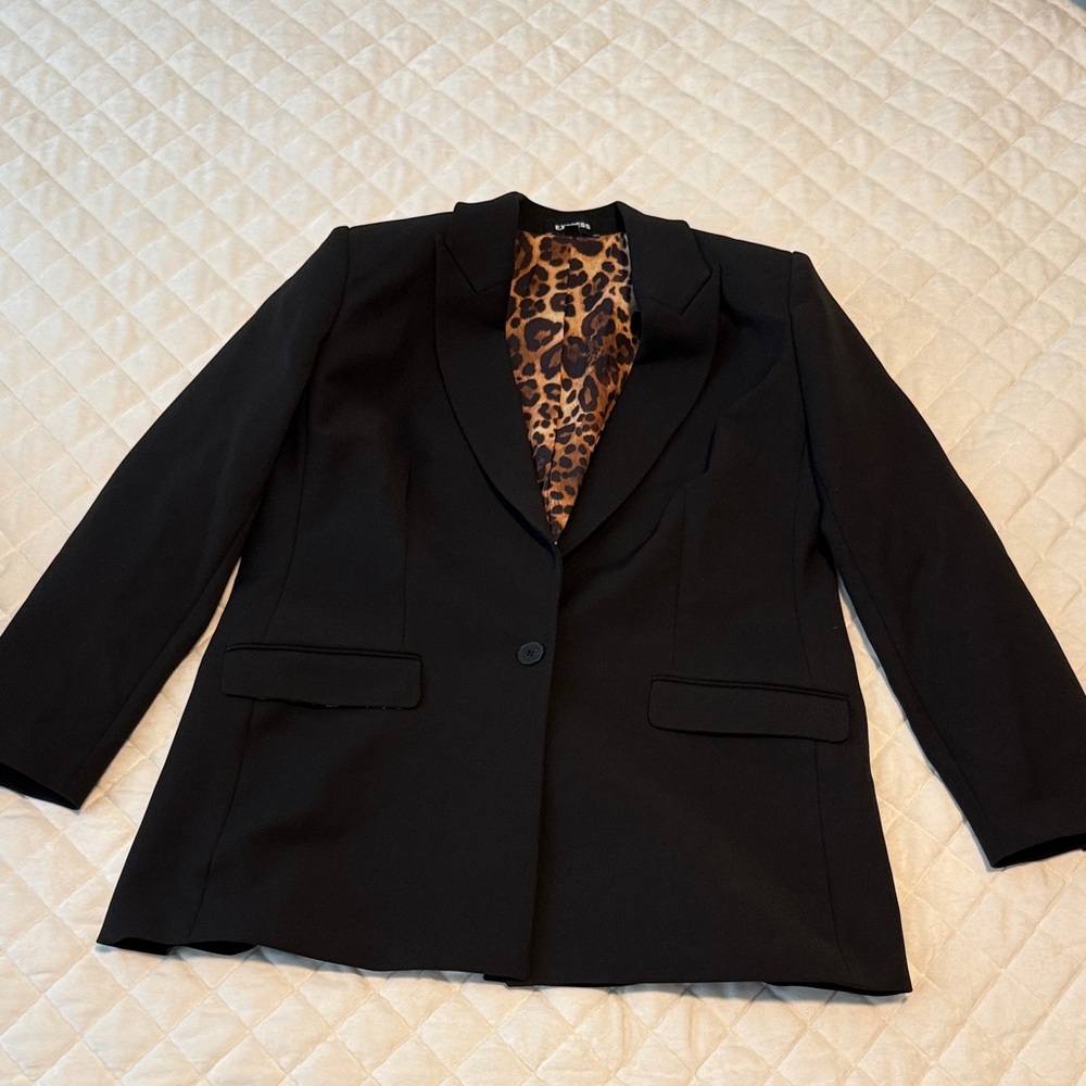 EXPRESS Women's One button stretch Black Blazer with Leopard Lining Sz XL